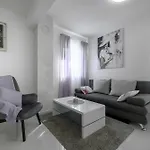 Kiki مْليني
